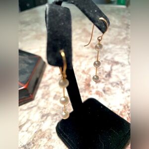 Elegant Gold and Pearl Drop Earrings